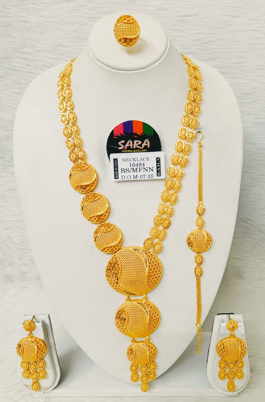 Ornate Layered Pendant Necklace Set