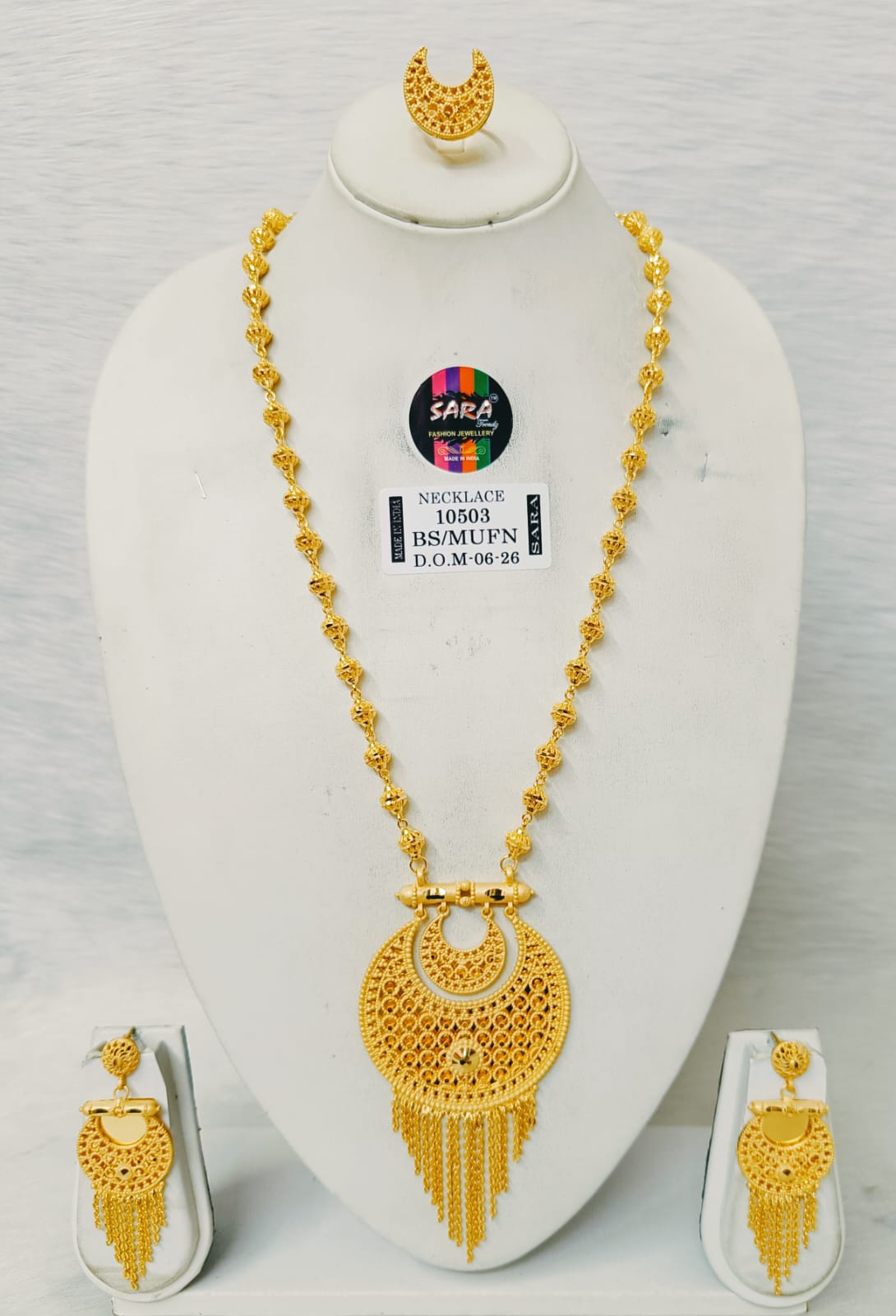 Central Pendant Long Necklace Set