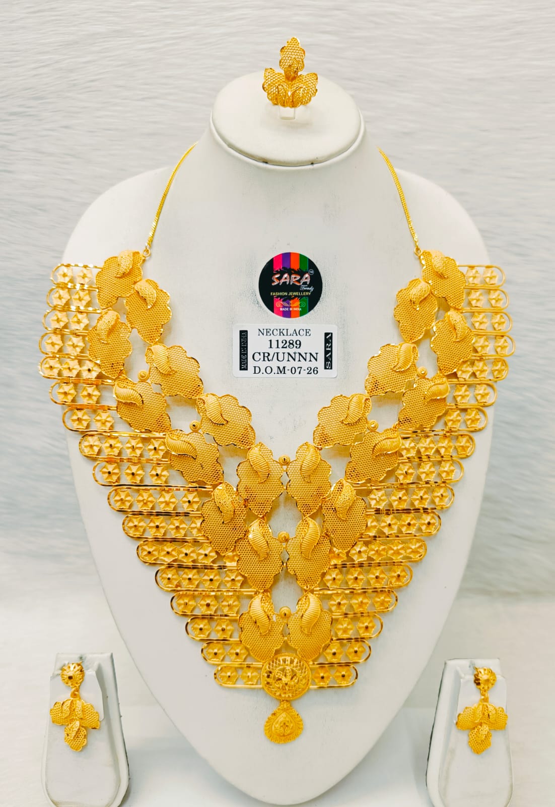 Textured Leaf Statement Necklace Set